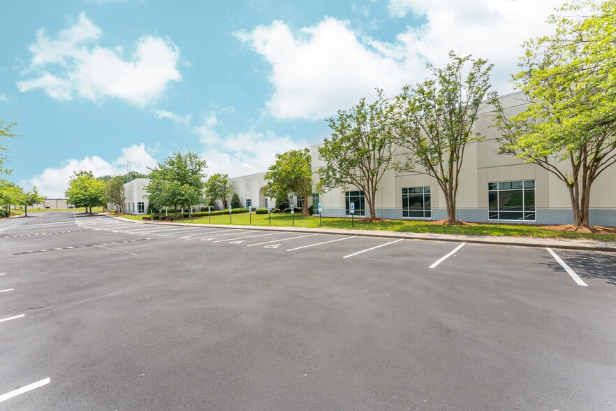 More Photos Of 4336 Federal Dr, Greensboro Unknown For Lease