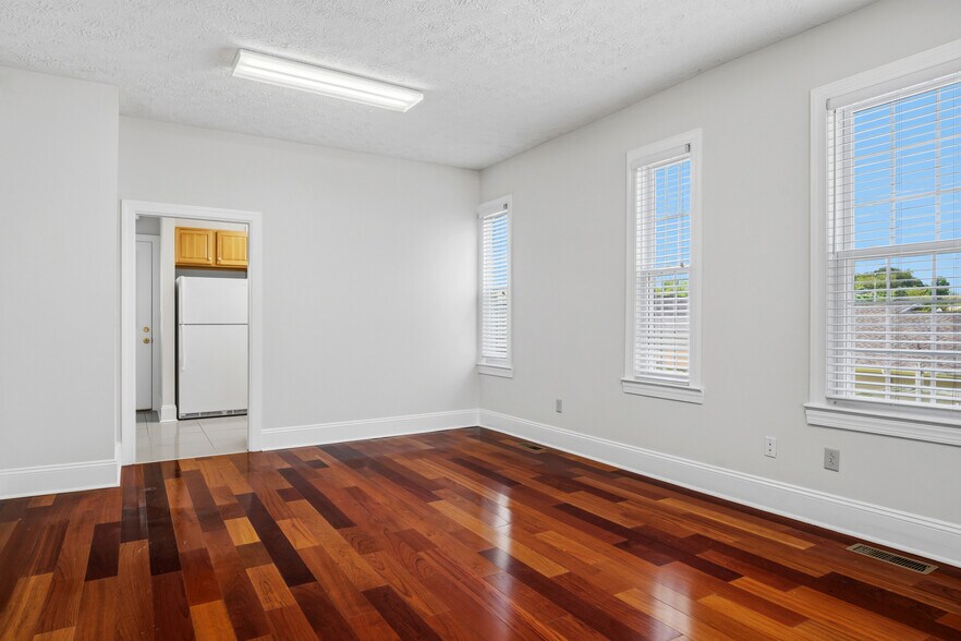 More Photos Of 6245 University Park Dr, Radford Office Residential For Sale