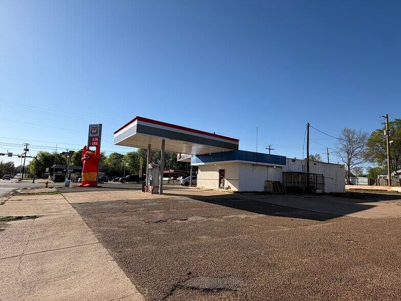 More Photos Of 1708 S Mobberly Ave, Longview Service Station For Sale