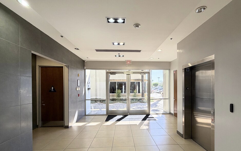 More Photos Of 716 Corporate Center Dr, Pomona Office For Lease