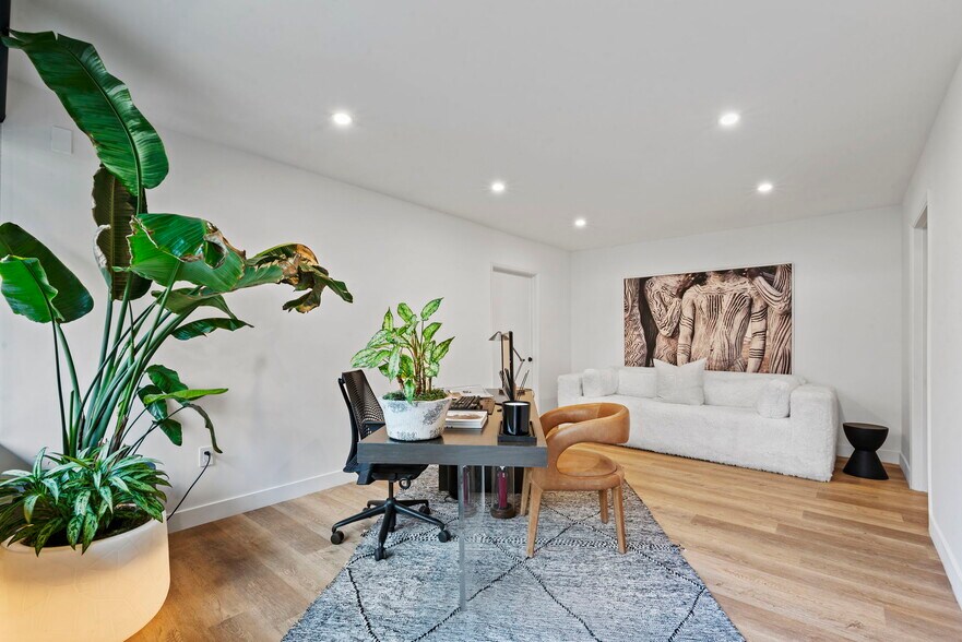 More Photos Of 29170 Heathercliff Rd, Malibu Office For Lease