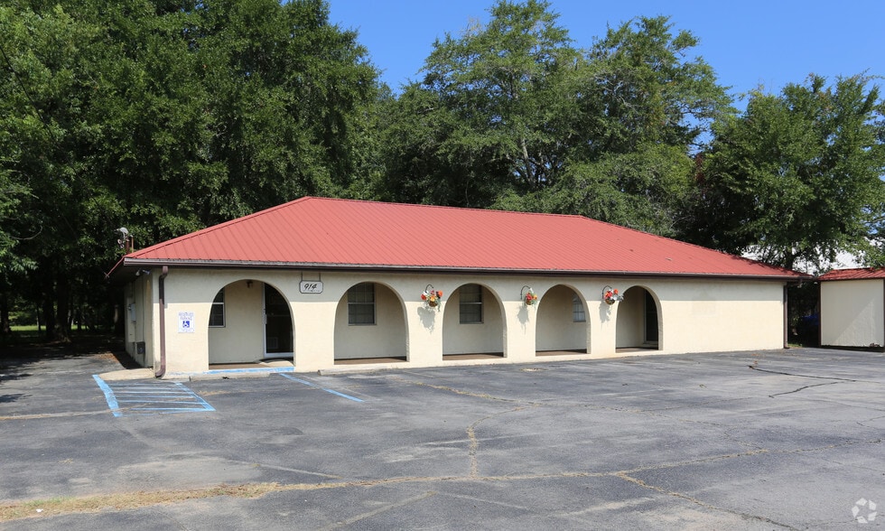 Primary Photo Of 914 N Ferdon Blvd, Crestview Medical For Sale