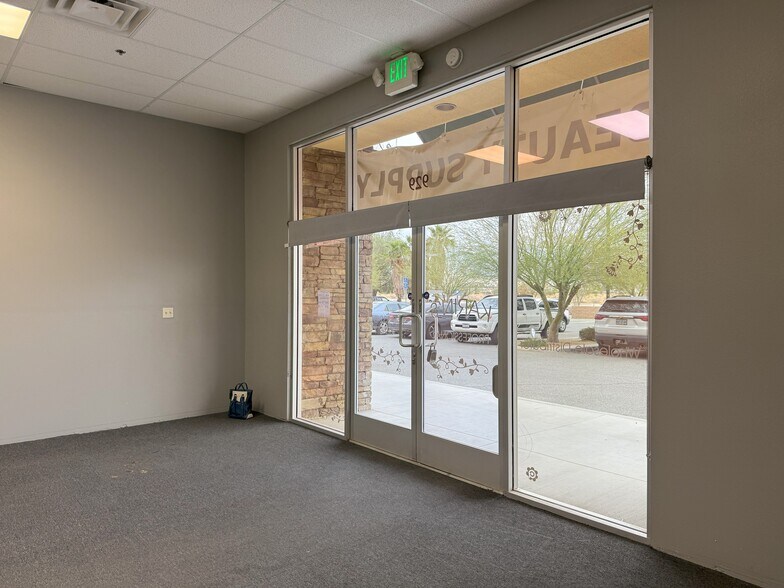 More Photos Of 901 Crossley Rd, Palm Springs Unknown For Lease