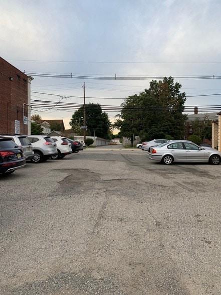 More Photos Of 429-433 Piaget Ave, Clifton Storefront Retail Office For Lease