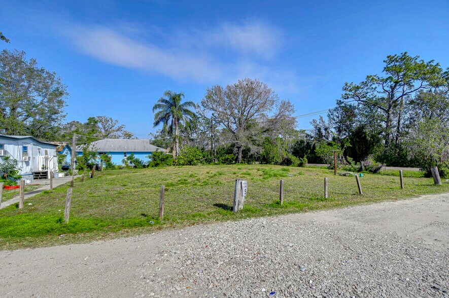 More Photos Of 425 18th St SE, Ruskin Manufactured Housing Mobile Home Park For Sale