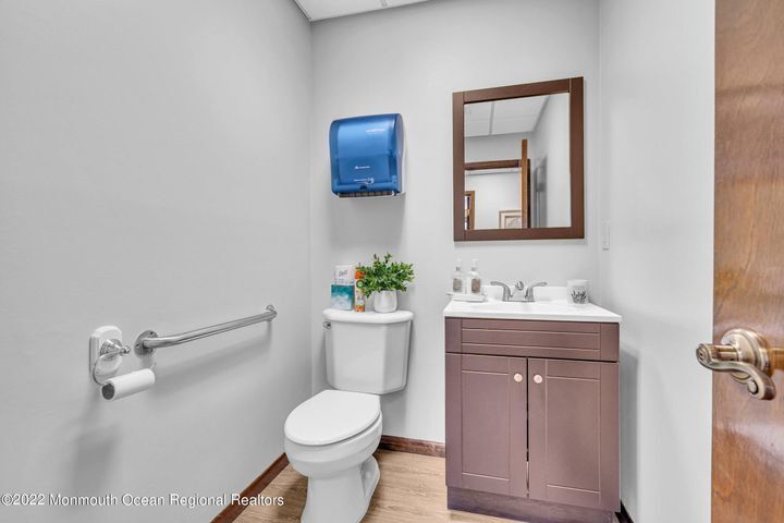 More Photos Of 776-780 Commons Way, Toms River Office For Sale