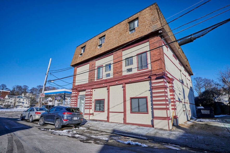 Primary Photo Of 8 Cotting Ave, Marlborough Apartments For Sale