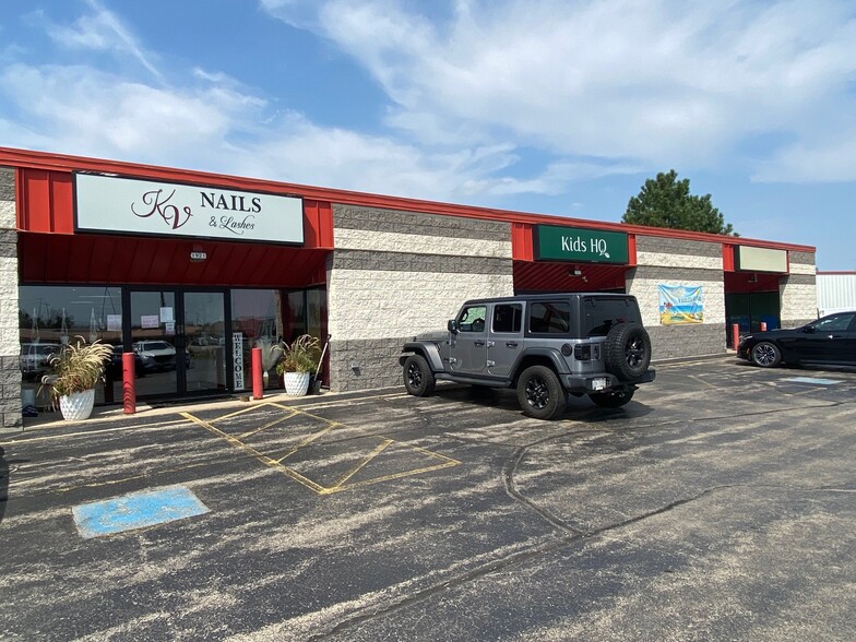 Primary Photo Of 1901 S Washburn St, Oshkosh Storefront Retail Office For Sale