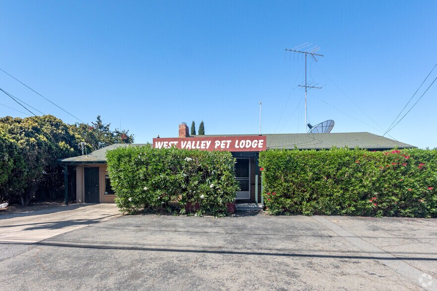 More Photos Of 1063 Dell Ave, Campbell Service For Sale