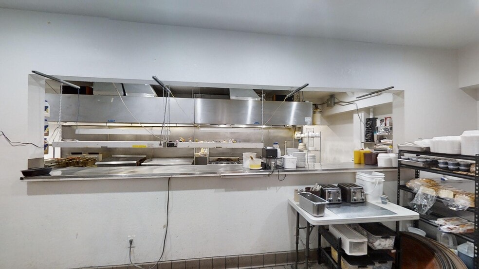 More Photos Of 614 N Bullard St, Silver City Restaurant For Sale