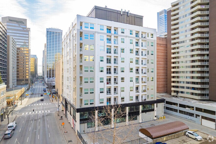 More Photos Of 909 5 Av SW, Calgary Apartments For Lease