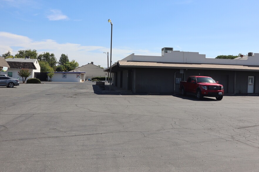 More Photos Of 2358-2368 Lincoln St, Oroville Office For Lease