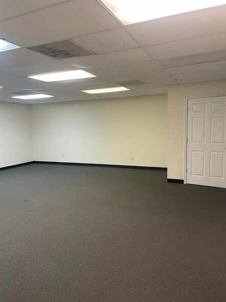 More Photos Of 3766 Halls Mill Rd, Mobile Service For Lease