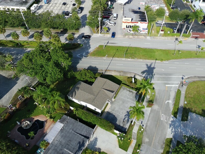 More Photos Of 2718 Conroy Rd, West Palm Beach Office For Sale