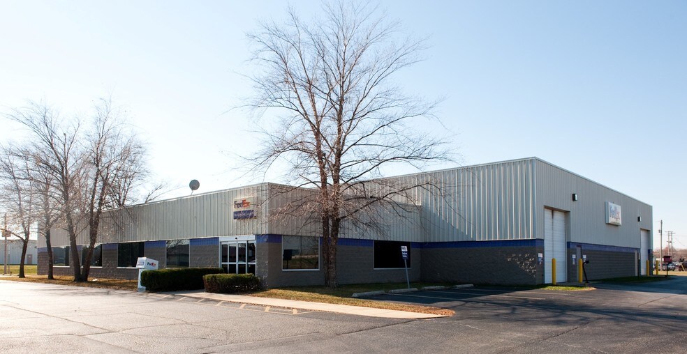 Primary Photo Of 2007 N Federal Dr, Urbana Distribution For Lease