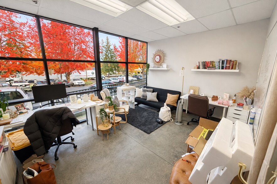 More Photos Of 14935 NE 87th St, Redmond Flex For Lease