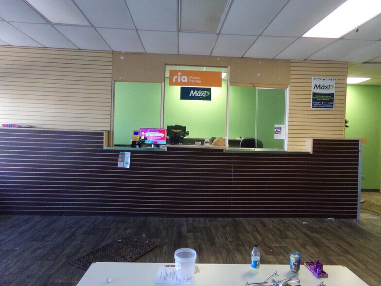 More Photos Of 4839-4925 Jonesboro Rd, Forest Park Storefront For Lease