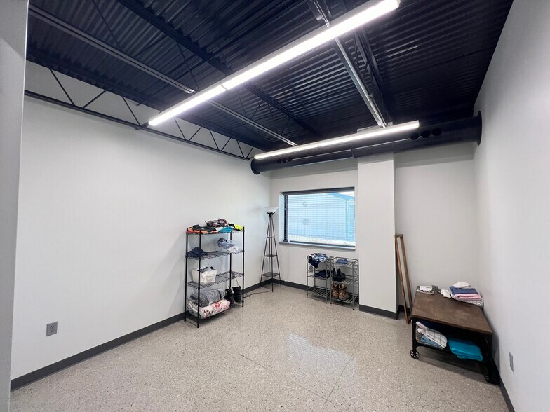 More Photos Of 1408 Pierce St, Norfolk Warehouse For Sale