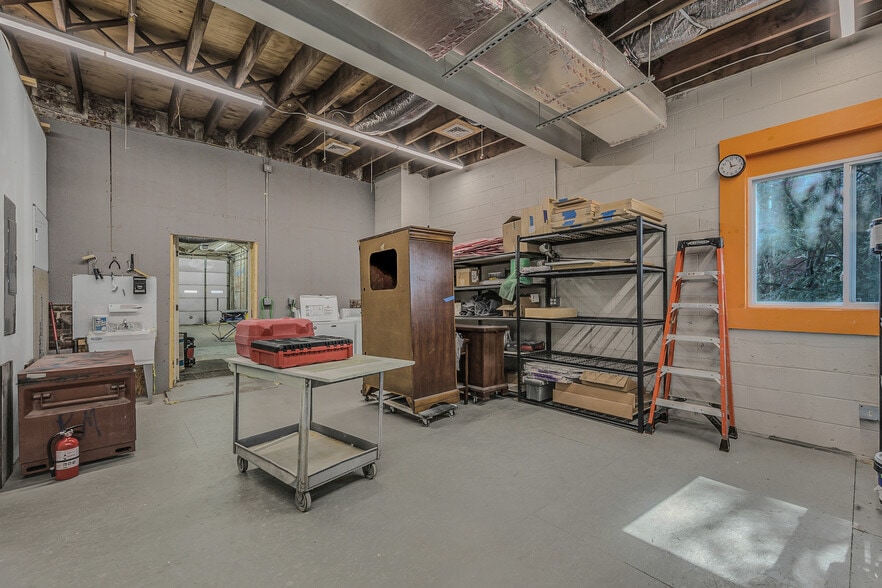 More Photos Of 515 Wyoming Ave, Scranton Flex For Sale