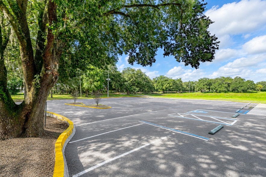 More Photos Of 6837 Lakeville Rd, Orlando Religious Facility For Sale