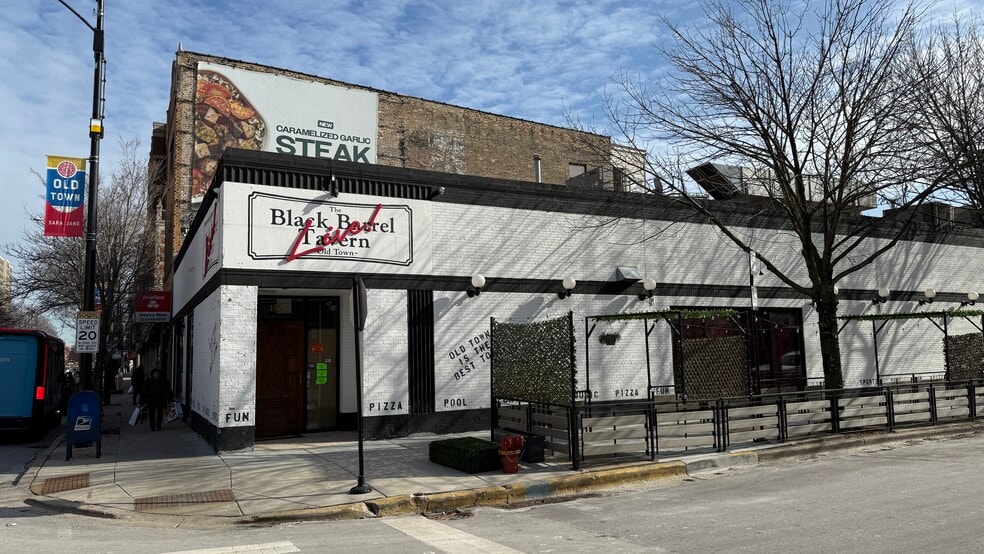 Primary Photo Of 455 W North Ave, Chicago Restaurant For Lease