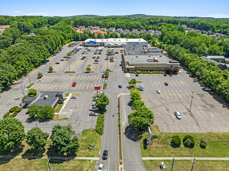 More Photos Of 235 Queen St, Southington Unknown For Lease