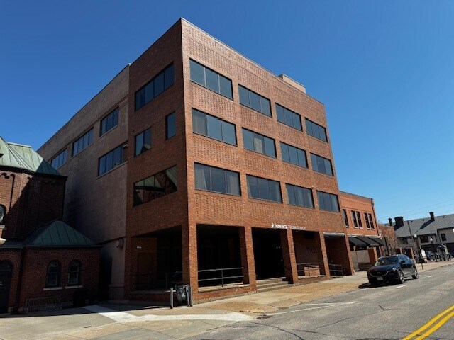 Primary Photo Of 210 McClellan St, Wausau Office For Lease