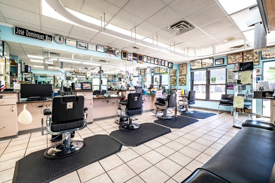 More Photos Of 114 N Park Ave, Rockville Centre Storefront Retail Residential For Sale