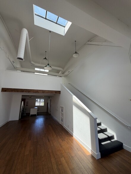 More Photos Of 12-14 E Sir Francis Drake Blvd, Larkspur Unknown For Lease