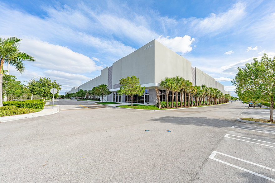 More Photos Of 12000 NW 39 St, Coral Springs Unknown For Lease