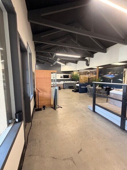 More Photos Of 22900-22924 Los Alisos Blvd, Mission Viejo Unknown For Lease