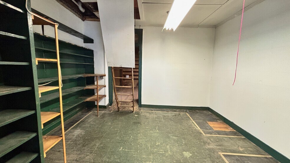 More Photos Of 801 Columbia St, Hudson Storefront Retail Residential For Sale