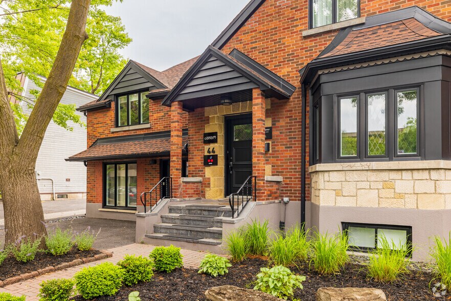 More Photos Of 44 Av Argyle, Saint-lambert Office For Sale