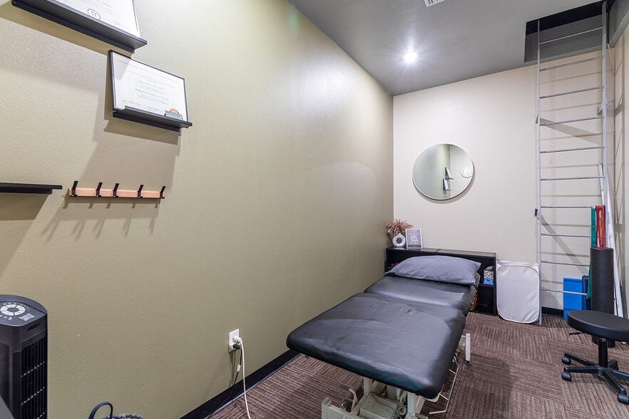 More Photos Of 1455 W Park Ave, Redlands Showroom For Sale