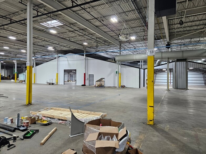 More Photos Of 4676 Erie Ave SW, Navarre Distribution For Sale