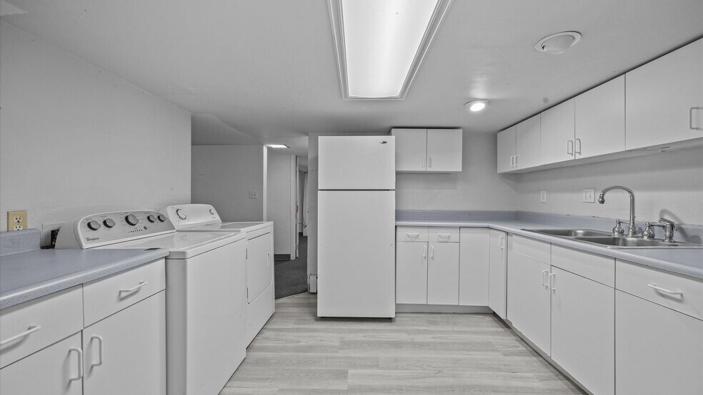 More Photos Of 2935 Patterson Rd, Grand Junction Specialty For Sale