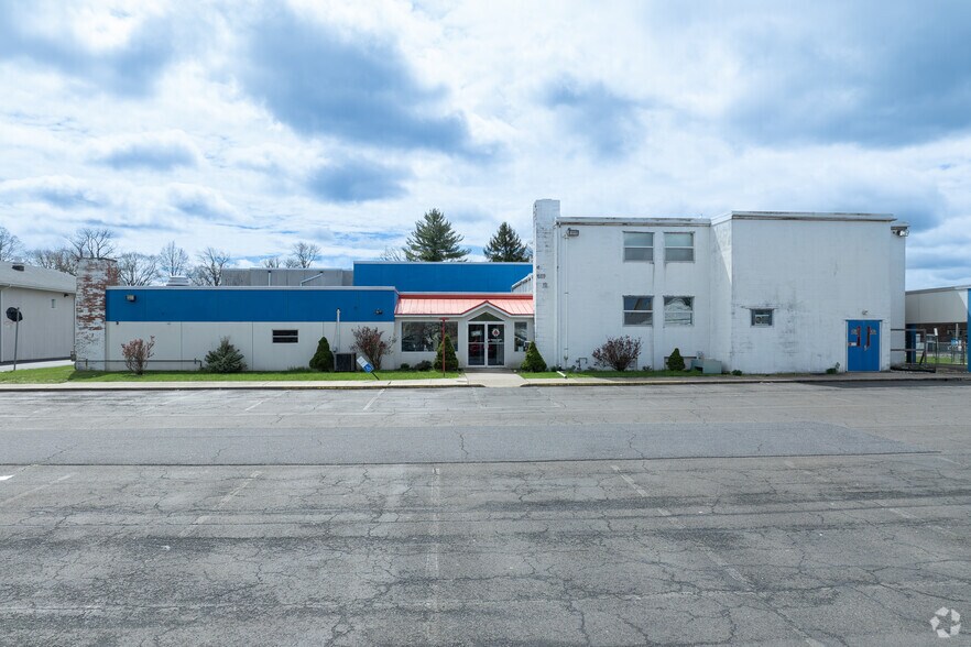 More Photos Of 151 S 14th St, Quakertown Health Club For Lease