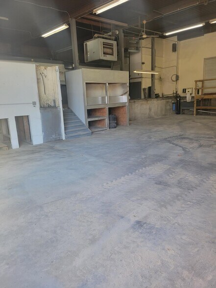 More Photos Of 20501 W 67th St, Shawnee Warehouse For Lease