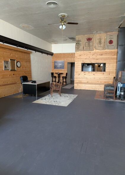 More Photos Of 956 Main St, Pomeroy Storefront For Sale