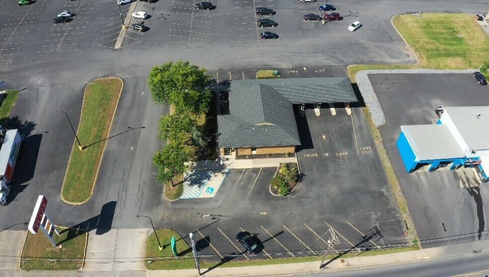 More Photos Of 224 N Logan Blvd, Burnham Unknown For Lease