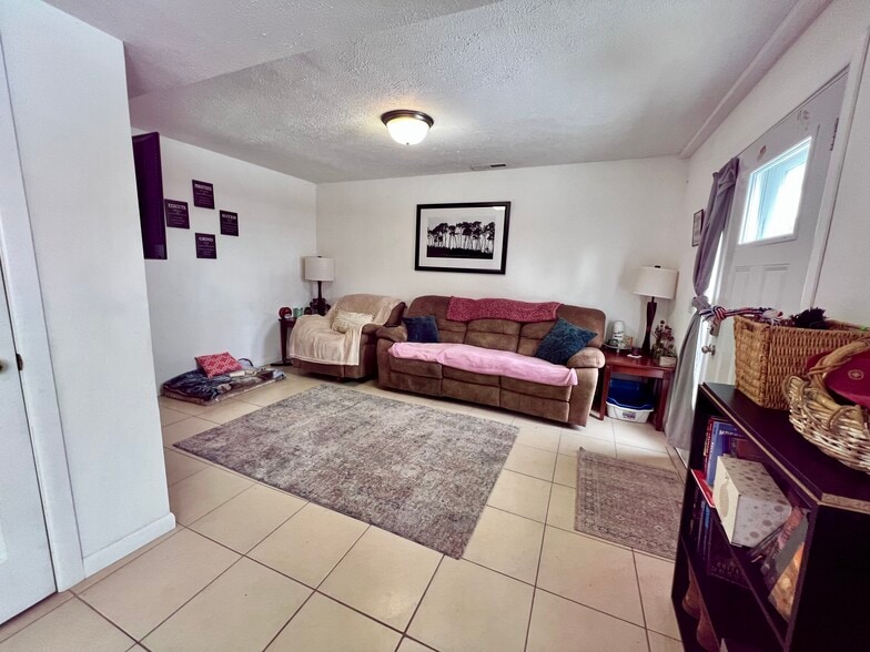 More Photos Of 308 Low St, Bloomington Apartments For Sale