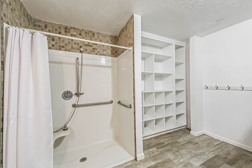 More Photos Of 1270 CR 2293, Cleveland Assisted Living For Sale