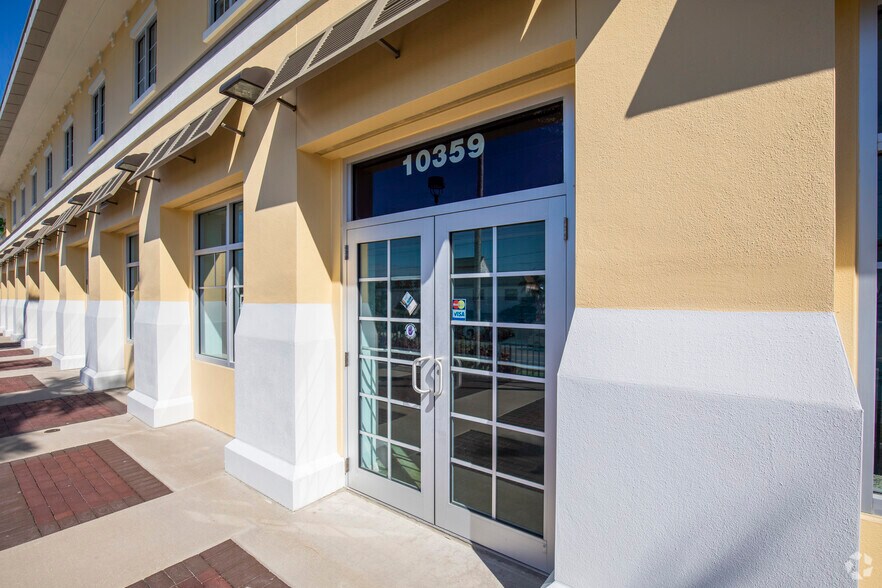 More Photos Of 111 104th Ave, Treasure Island Supermarket For Lease