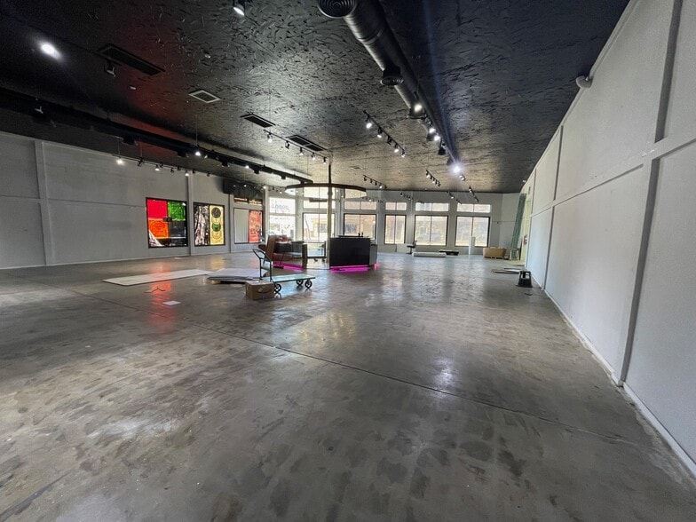 More Photos Of 4900 Lankershim Blvd, North Hollywood Freestanding For Sale