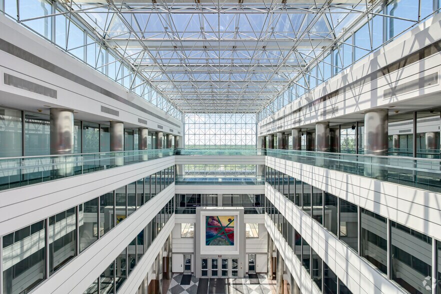 More Photos Of 15000 Conference Center Dr, Chantilly Office For Lease