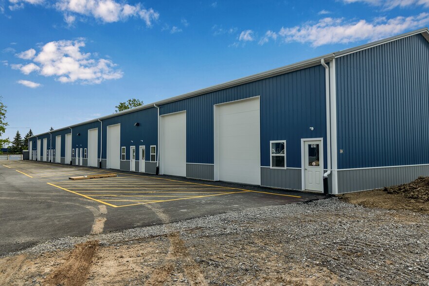 More Photos Of 800 Eastport Drive, Lancaster Warehouse For Lease