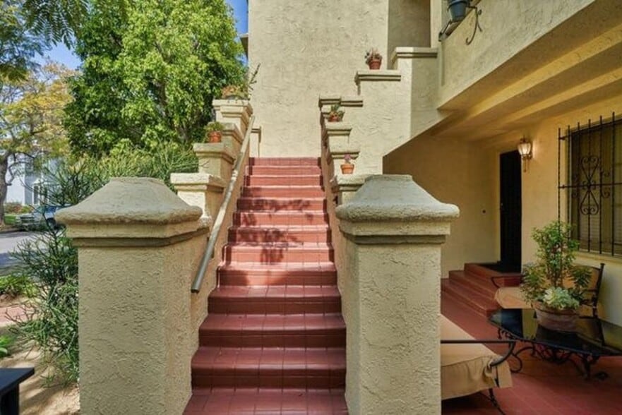More Photos Of 150 N La Peer Dr, Beverly Hills Apartments For Sale