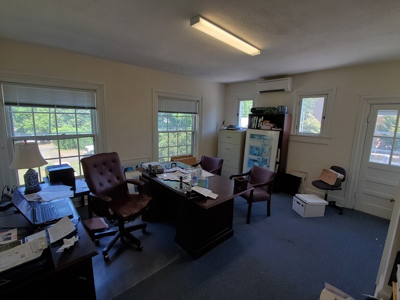 More Photos Of 50 Culpeper St, Warrenton Office Residential For Sale