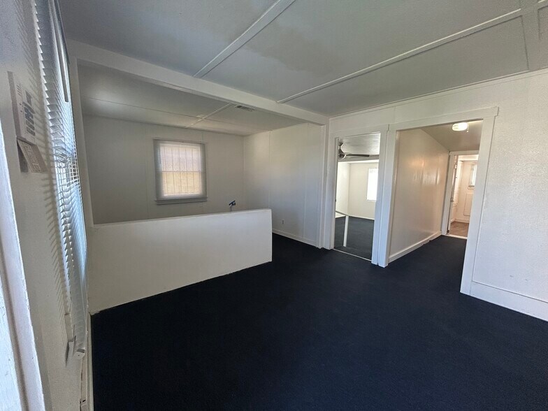 More Photos Of 1482 6th St, Coachella Office For Lease