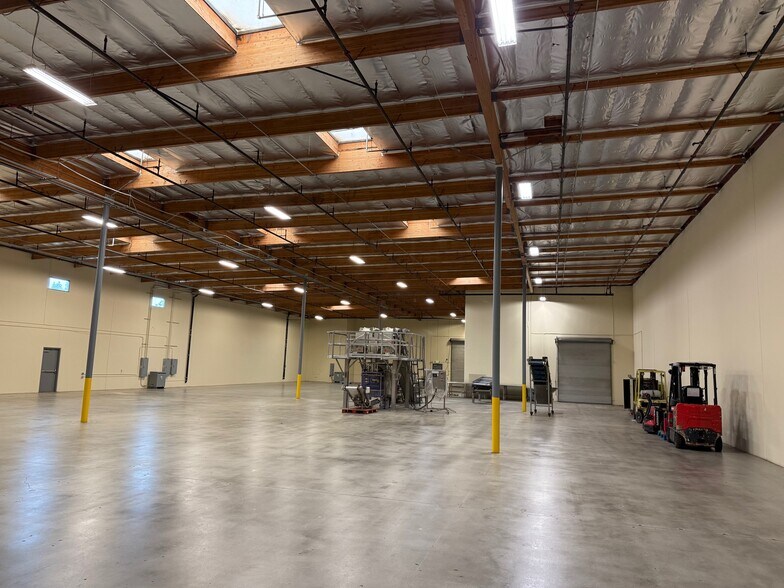 More Photos Of 1201 Maulhardt Ave, Oxnard Warehouse For Lease